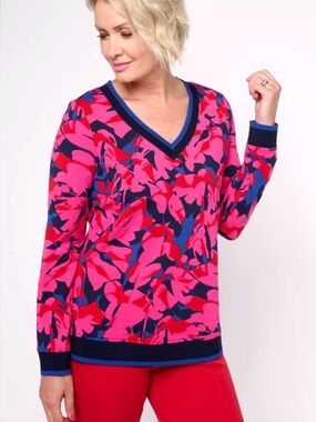 NWOT Sport Savvy Printed French Terry Long Sleeve V-Neck Pullover